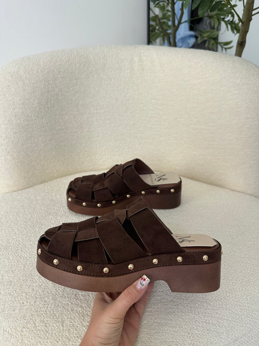 SABOT BROWN